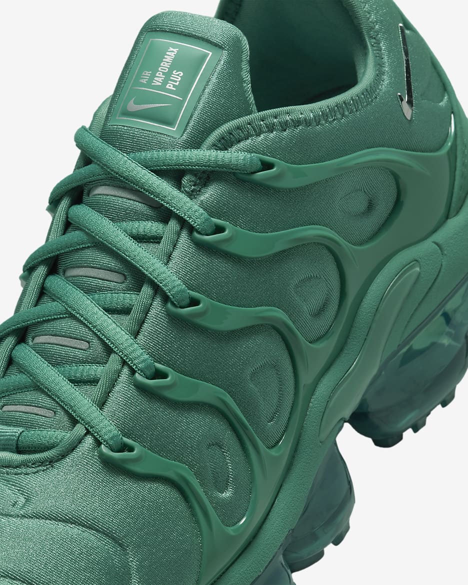 Air vapormax plus women's shoes hotsell